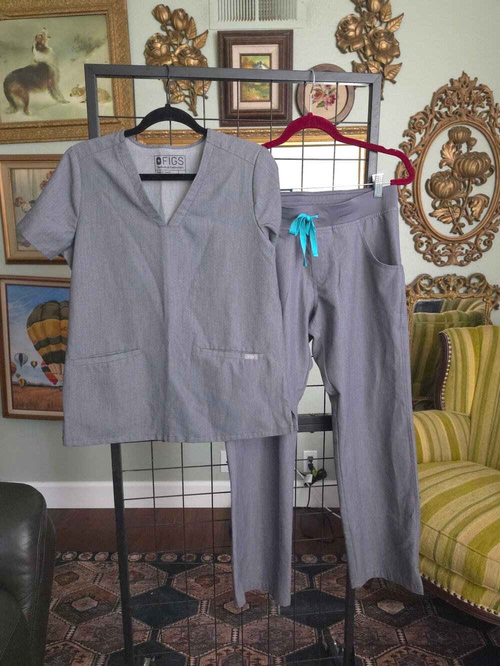 FIGS Technical Collection Graphite Gray Women's Scrub Set - Size Small